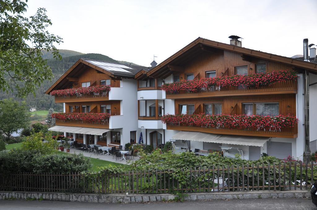 Hotel Waldheim Natz-Schabs Exterior photo