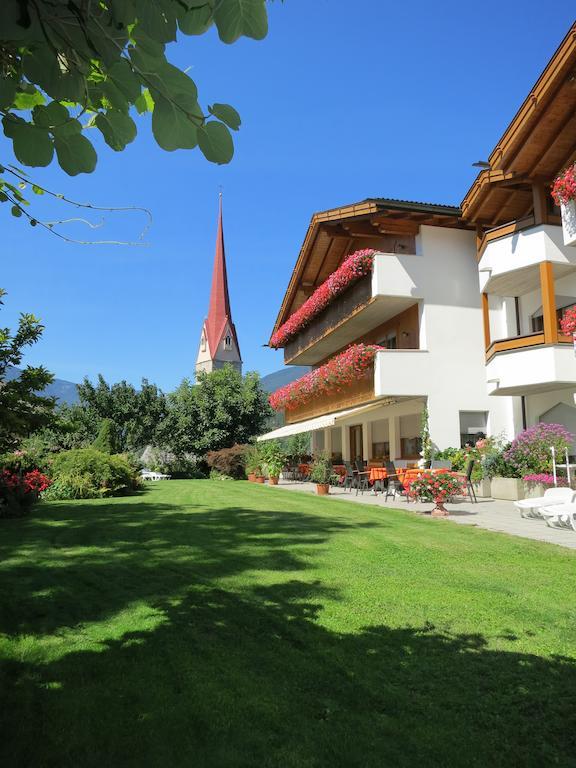 Hotel Waldheim Natz-Schabs Exterior photo