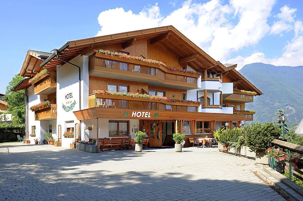 Hotel Waldheim Natz-Schabs Exterior photo